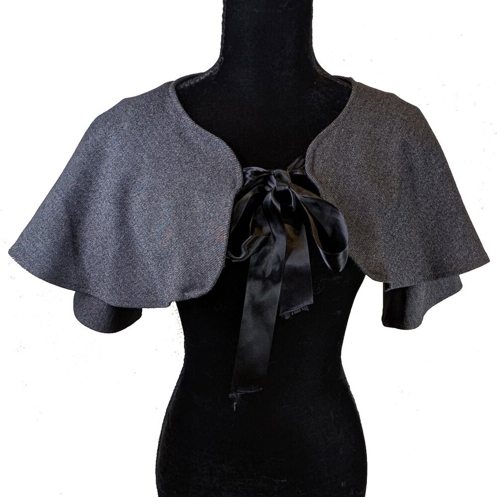 Loveholic Gray Collar with bow and sleeves Size Medium